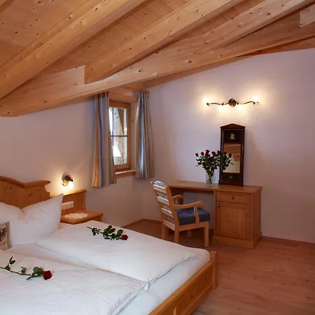 Weissenbach بيت ضيافة